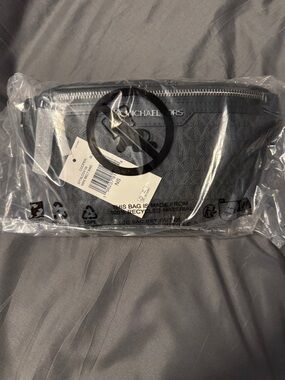 Michael Kors Black Pebbled Leather Zip Crossbody Pouch